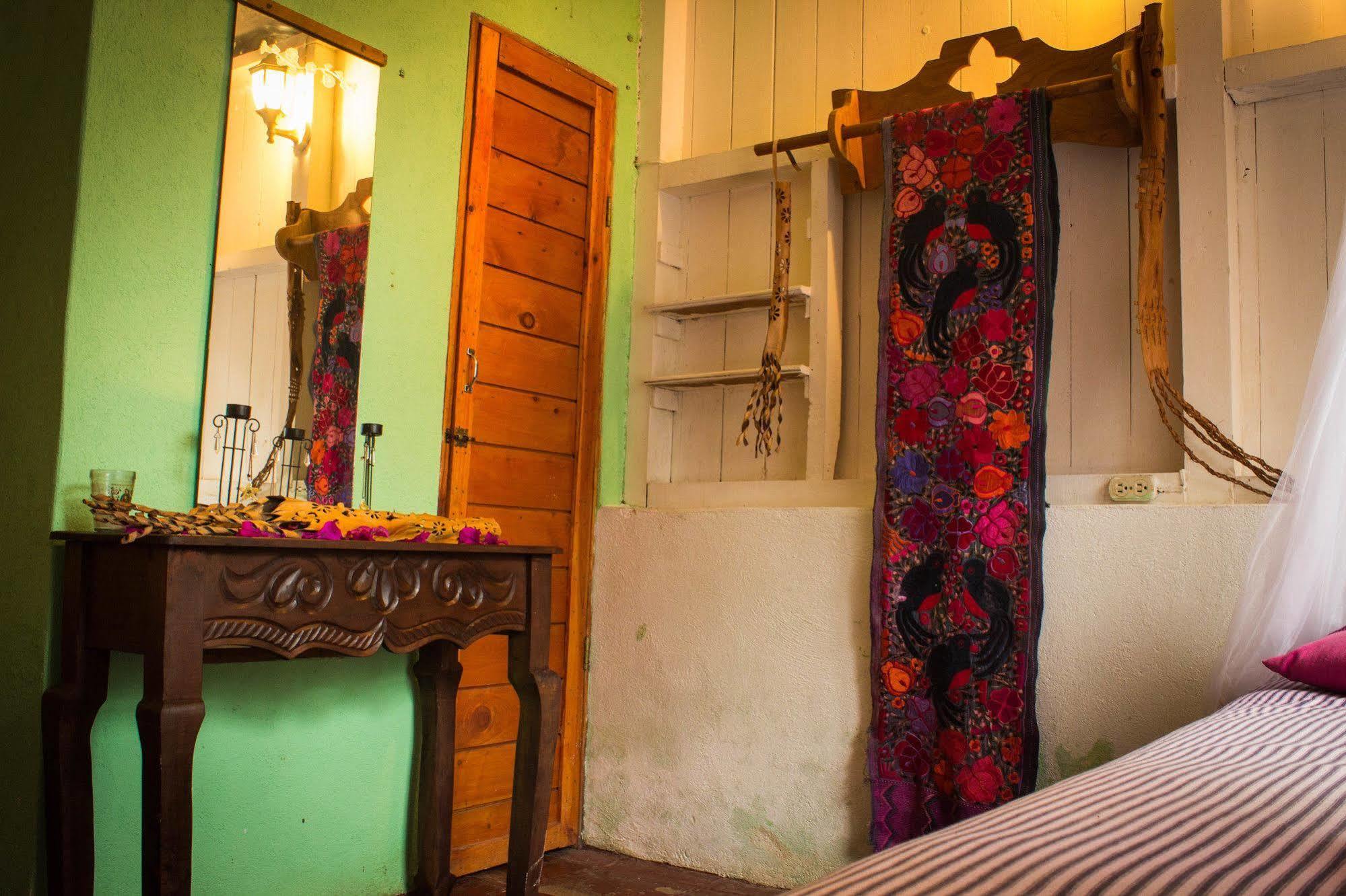Hotel Y Restaurante La Casa Rosa Santa Cruz La Laguna Ngoại thất bức ảnh