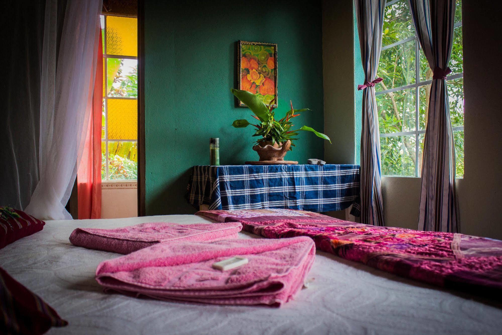 Hotel Y Restaurante La Casa Rosa Santa Cruz La Laguna Ngoại thất bức ảnh